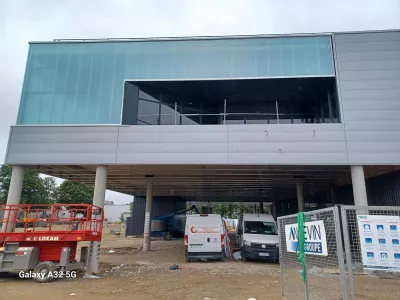 Enseigne lumineuse et signalétique à Auray en Morbihan (56)